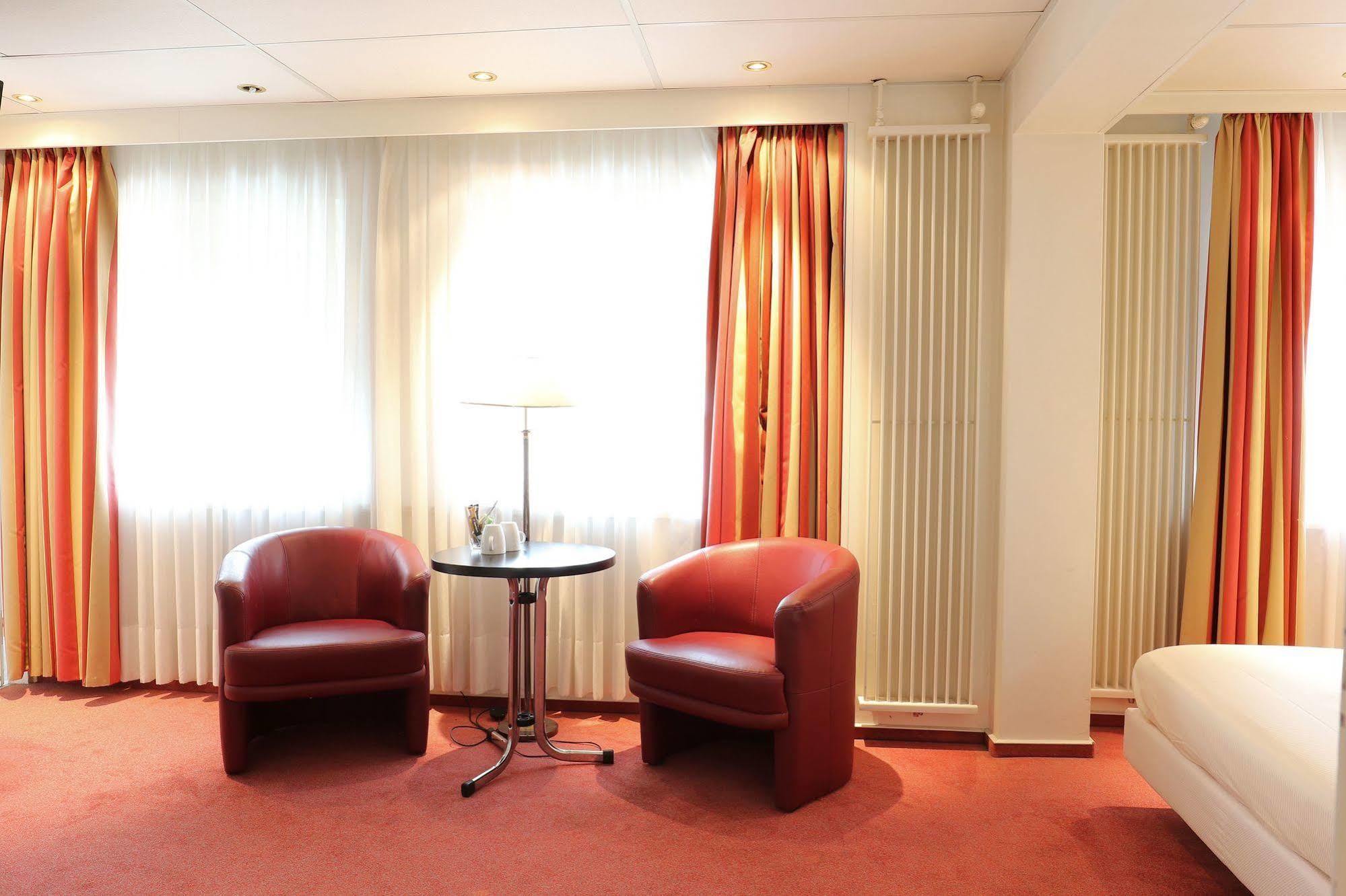 Js Hotel Epen Ngoại thất bức ảnh