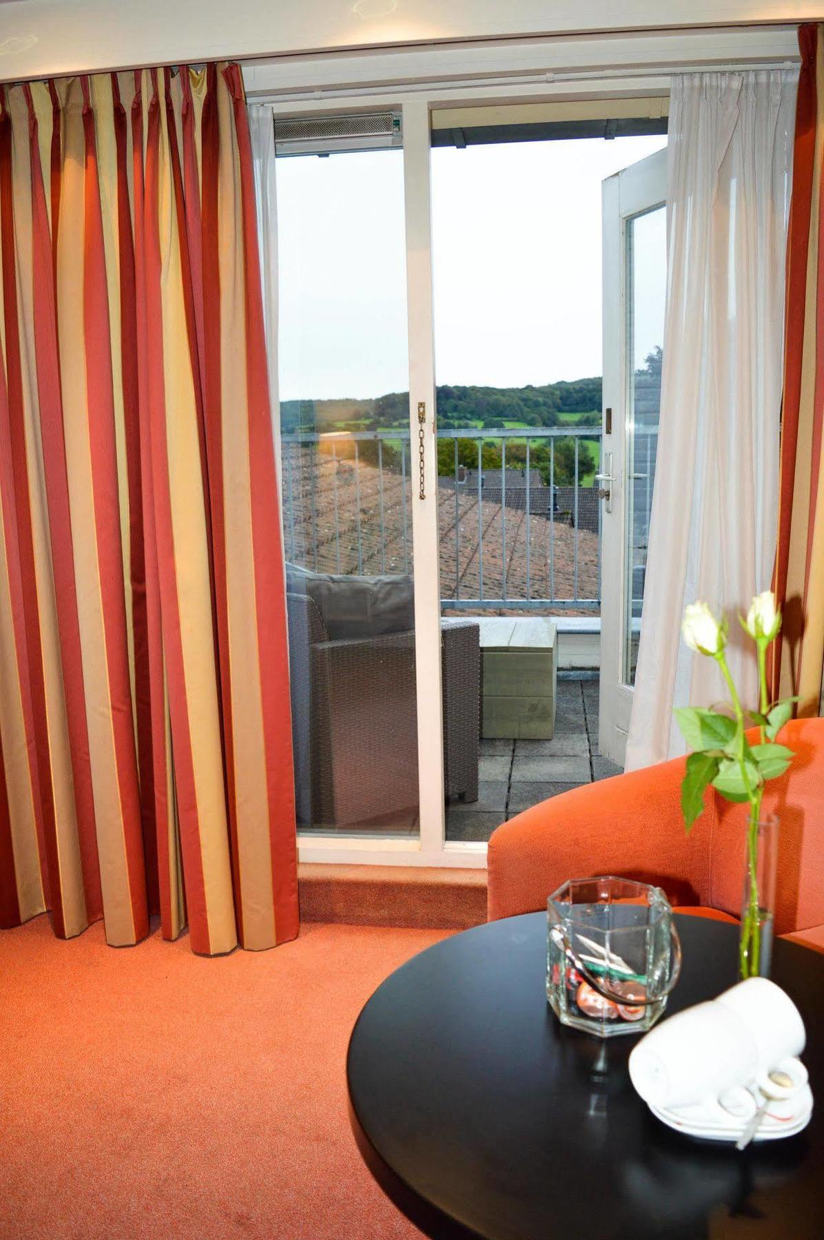 Js Hotel Epen Ngoại thất bức ảnh