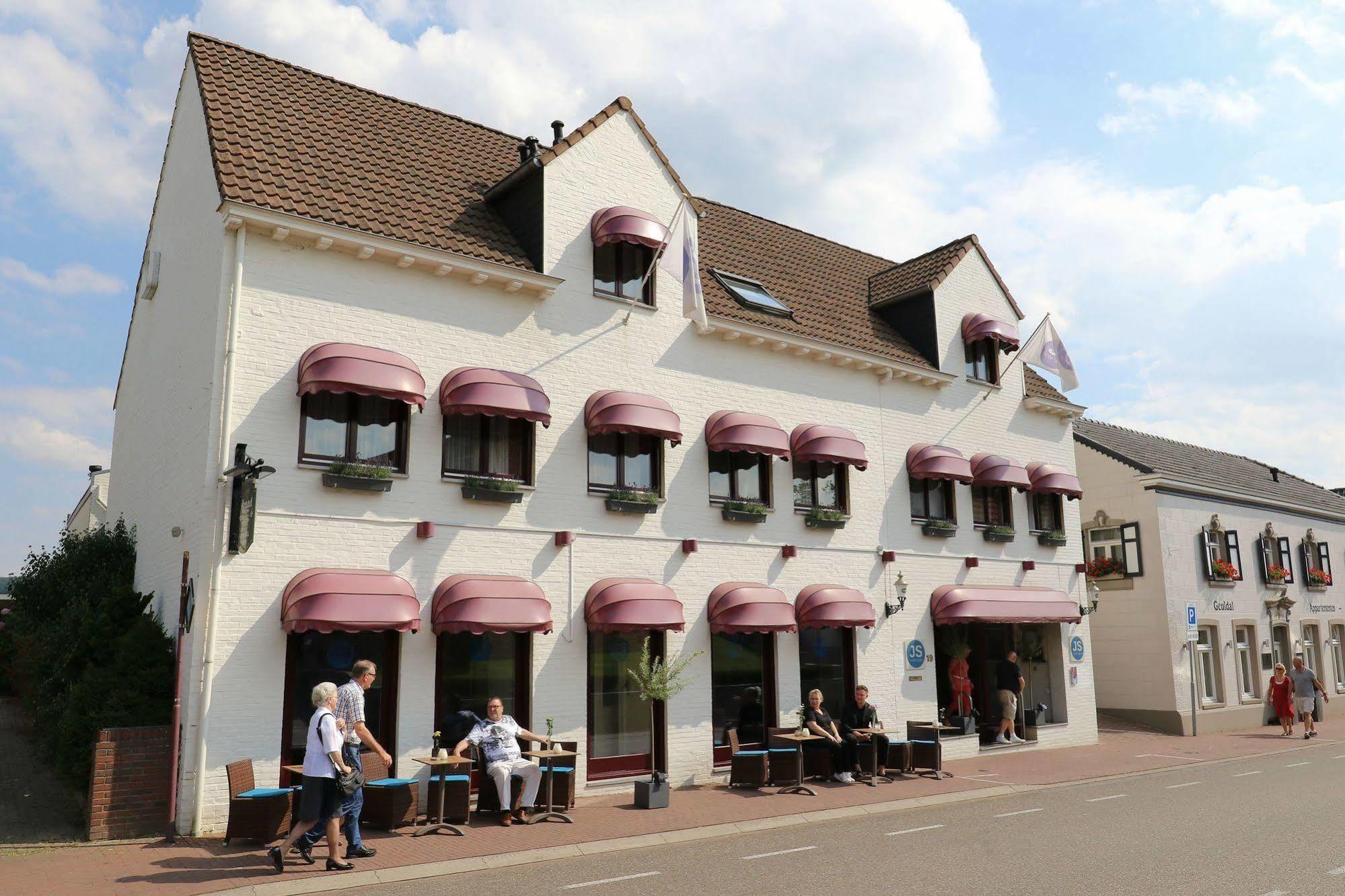 Js Hotel Epen Ngoại thất bức ảnh
