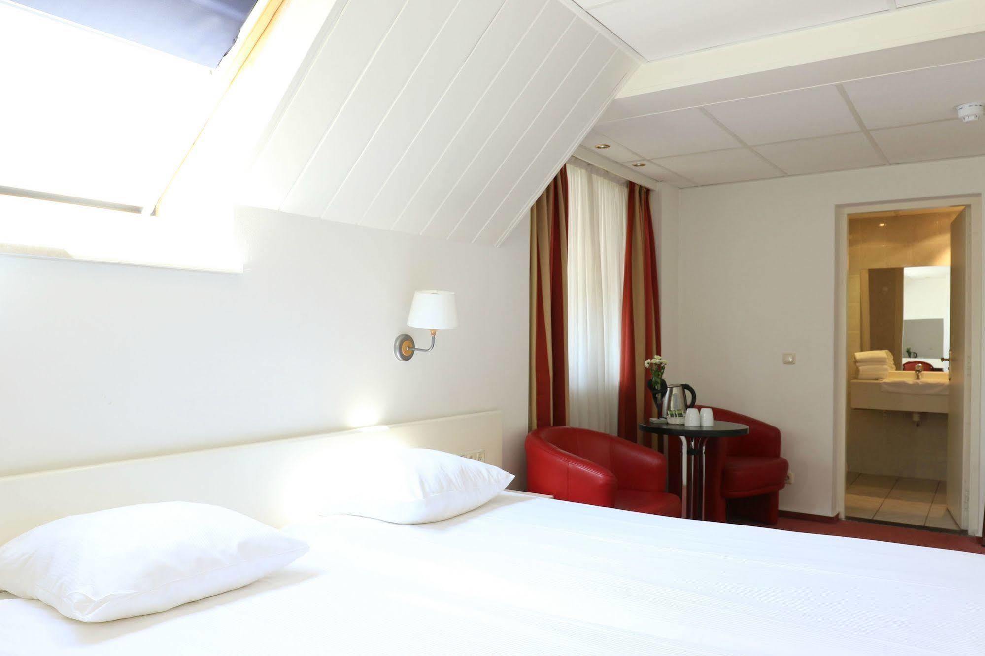 Js Hotel Epen Ngoại thất bức ảnh